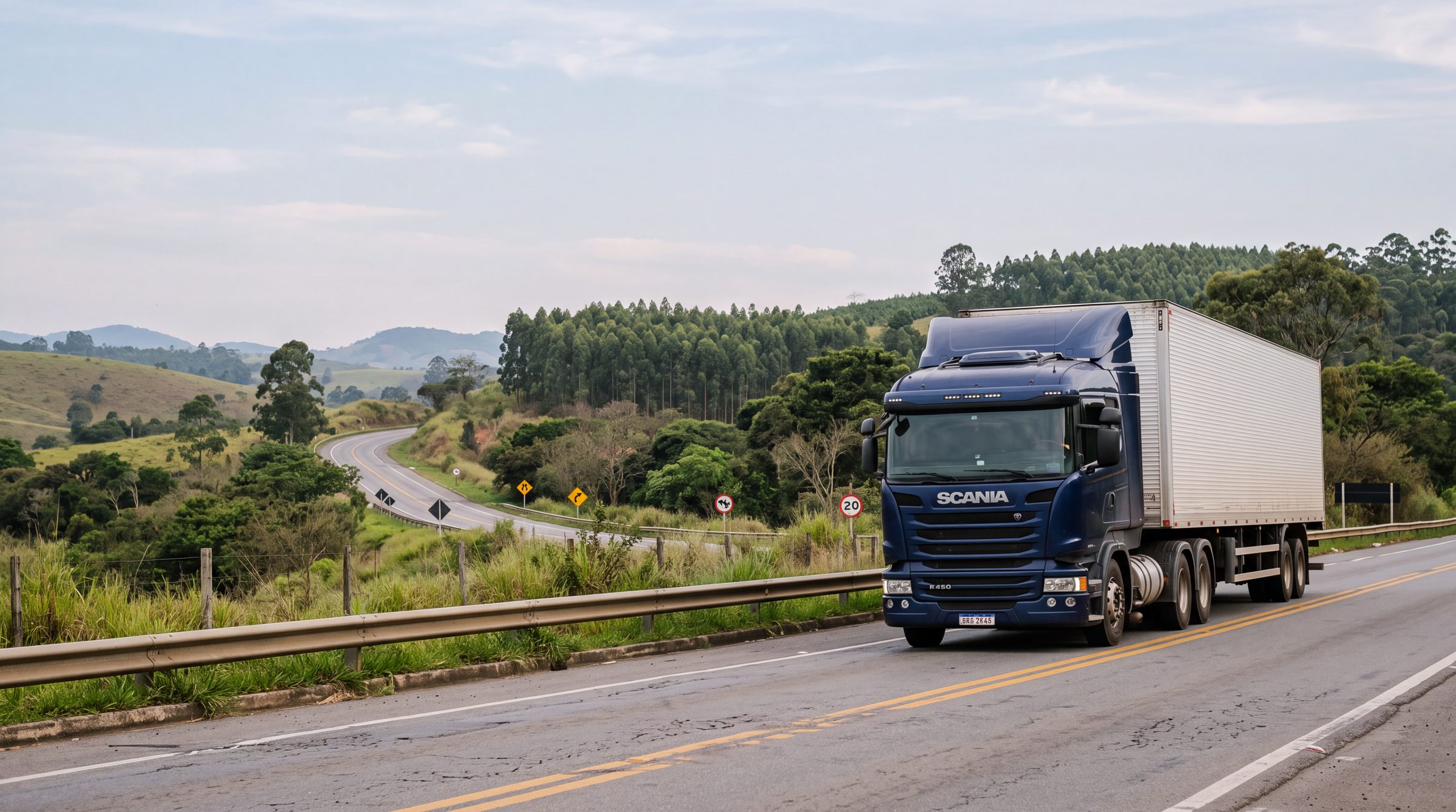 Caminhão Scania em rodovia